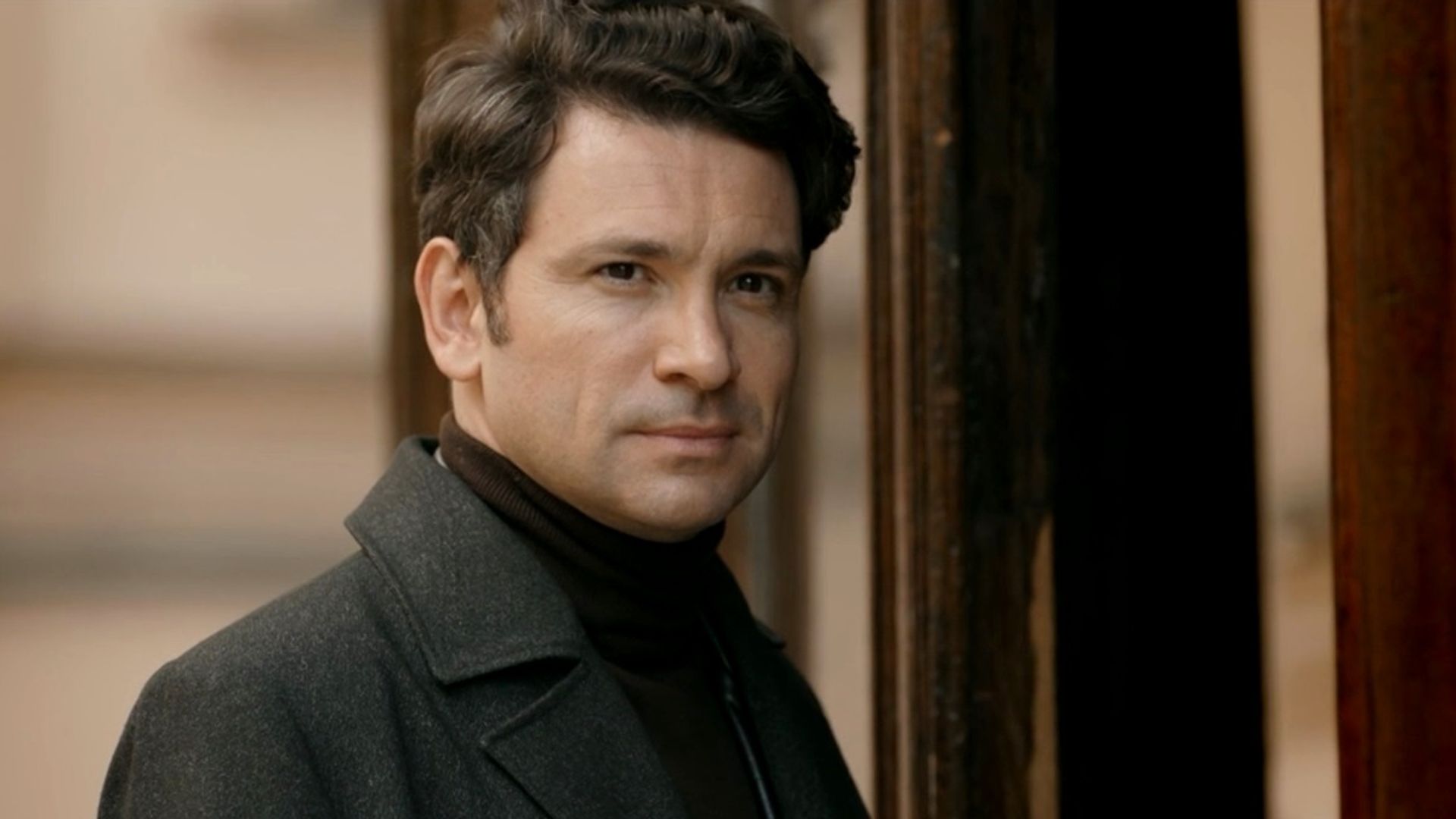 Антон Хабаров в образе Чубина ("Страх над Невой")