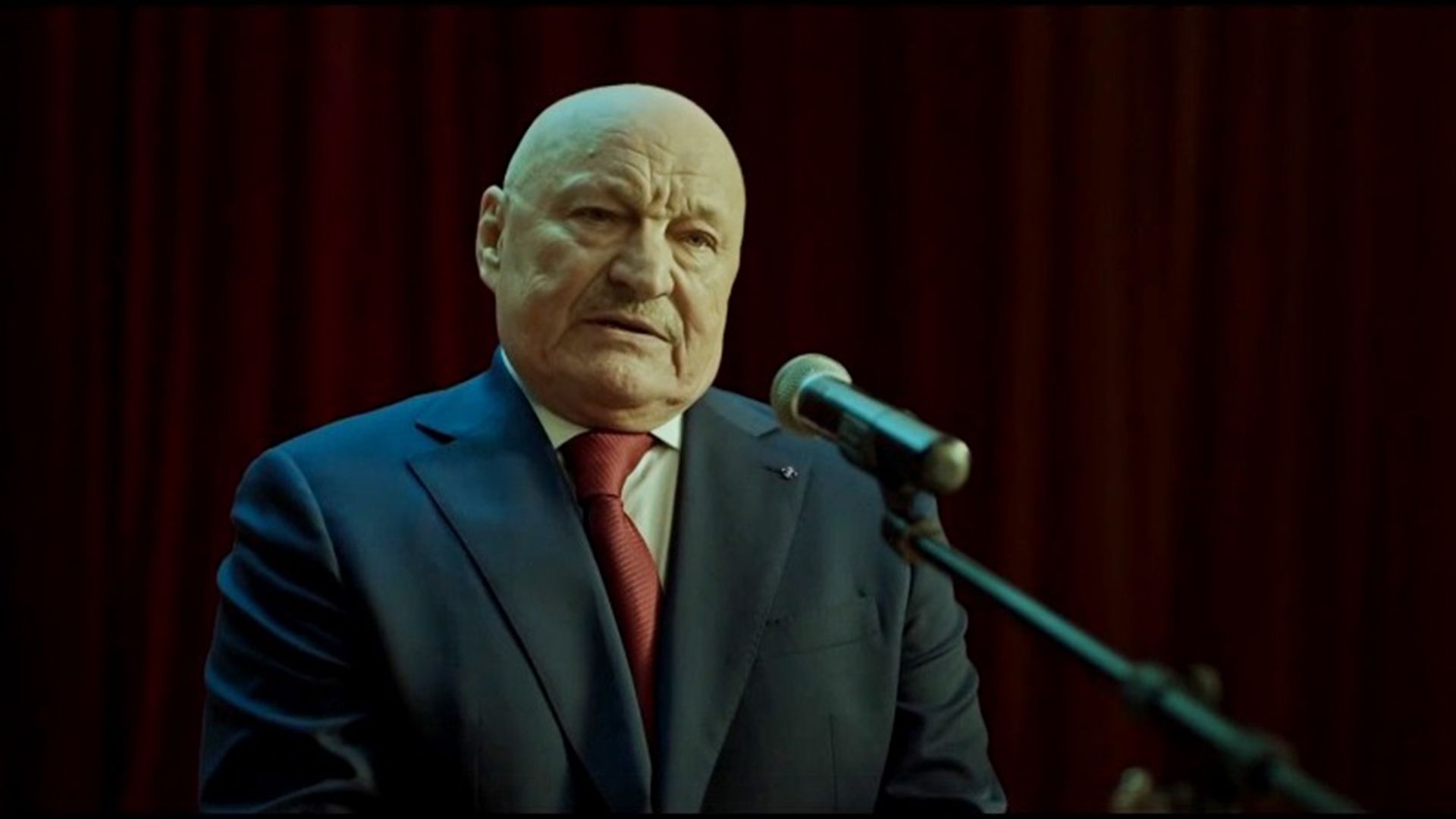 Актёр Николай Чиндяйкин в сериале «Серебряный волк»