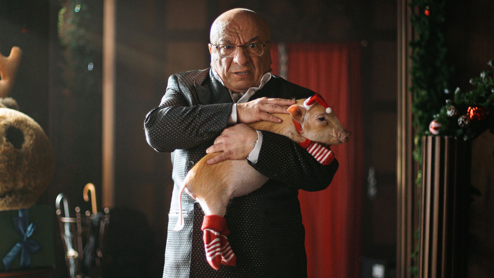 Михаил Богдасаров в фильме «Одна дома 3»