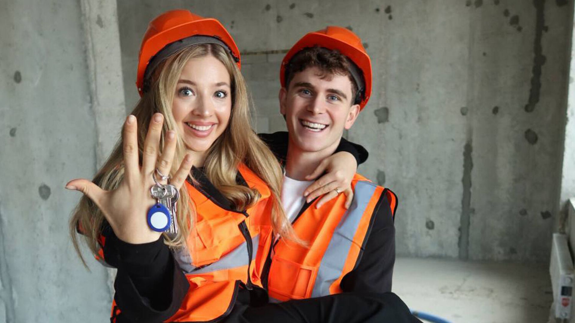 Аня Покров и Артур Бабич купили квартиру в Москве