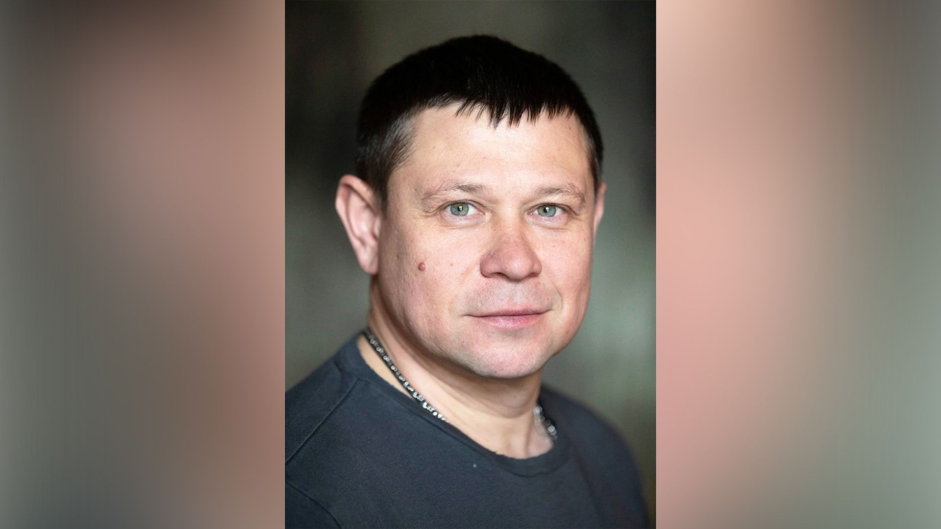 Актёр Анатолий Гущин