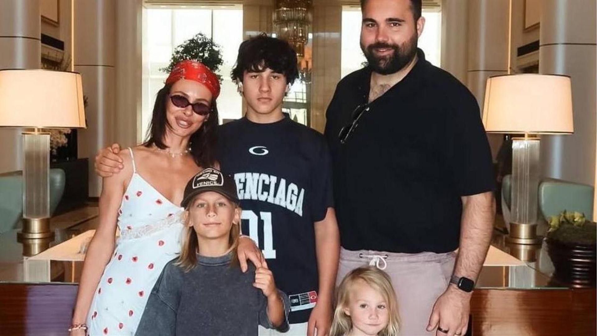 «Я не смогла поддержать и помочь»: Саша Зверева рассказала, почему ее сын сбежал из дома