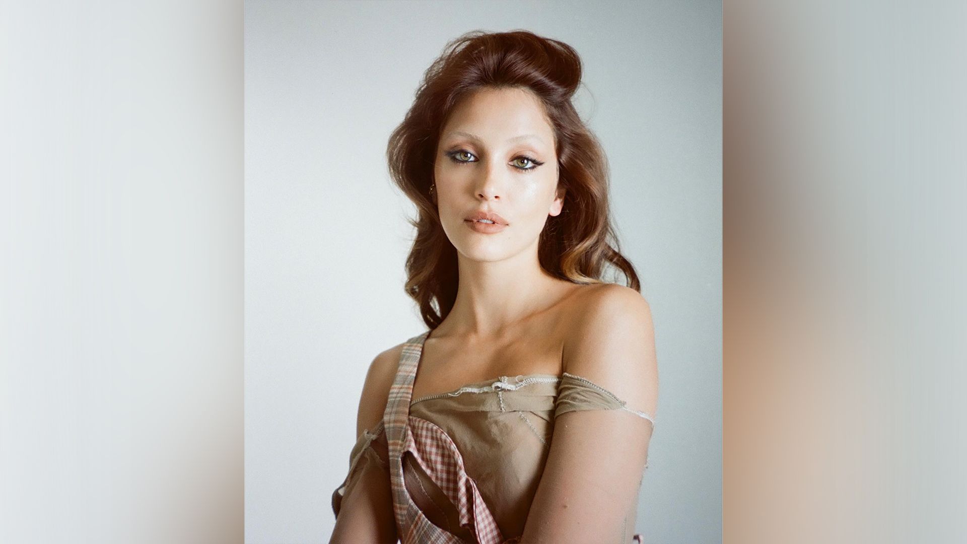 Мелани Джарнсон фото 1