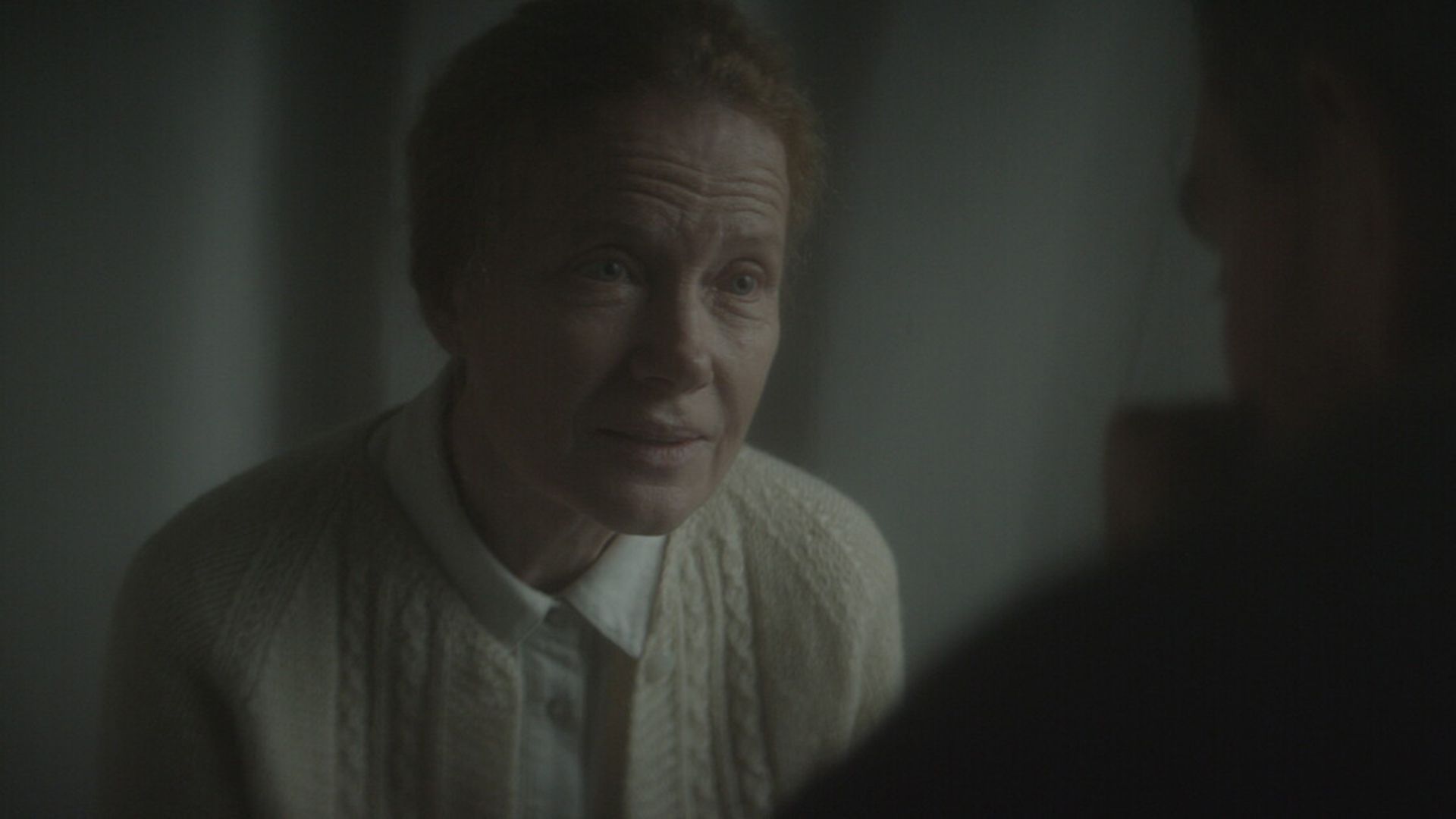 Ирина Бразговка в фильме «Волны»