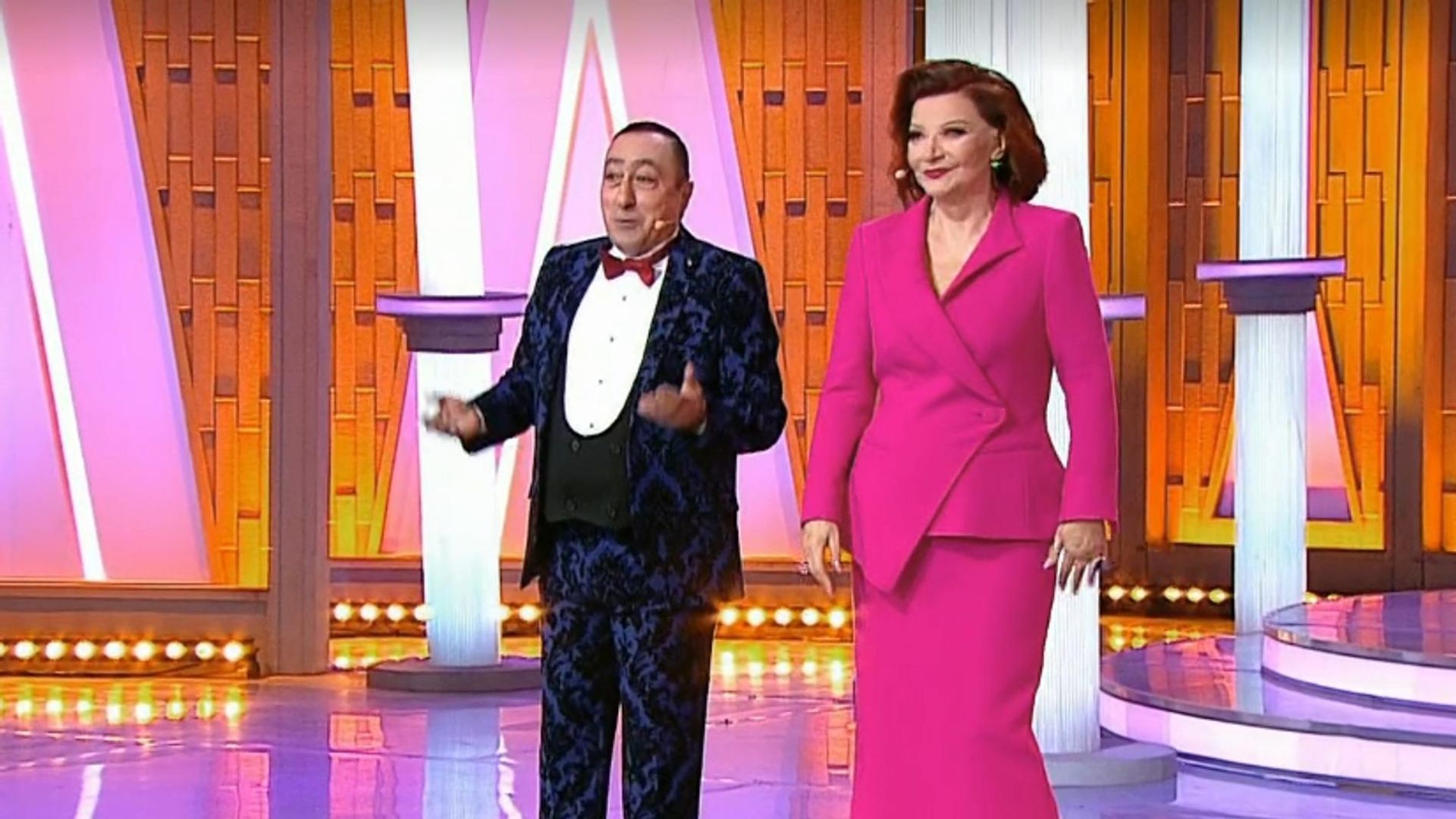 Елена Степаненко и Карен Аванесян в шоу "Парад юмора"