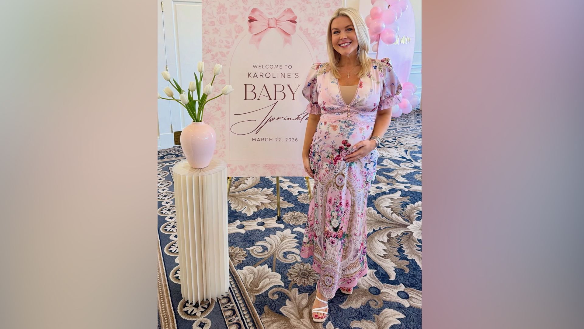 Кэролайн Ливитт беременна вторым ребенком