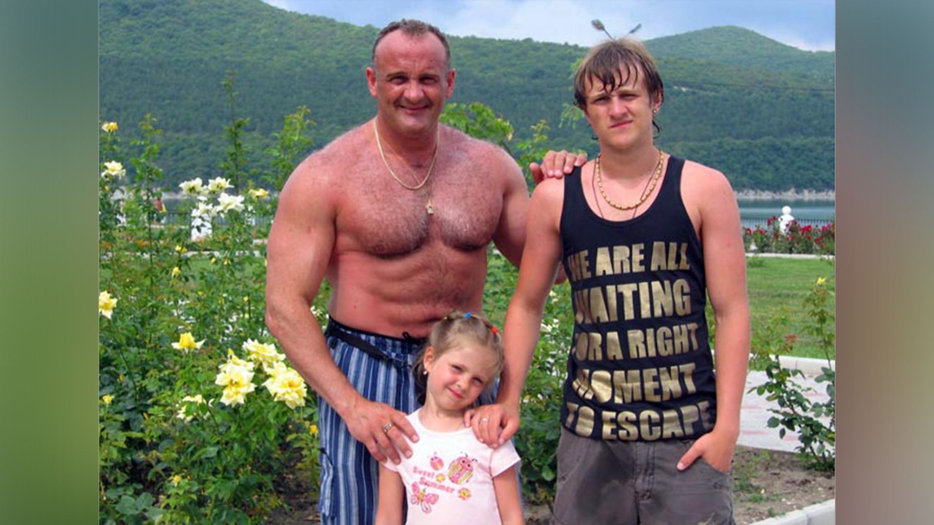 Актёр Алексей Огурцов с детьми