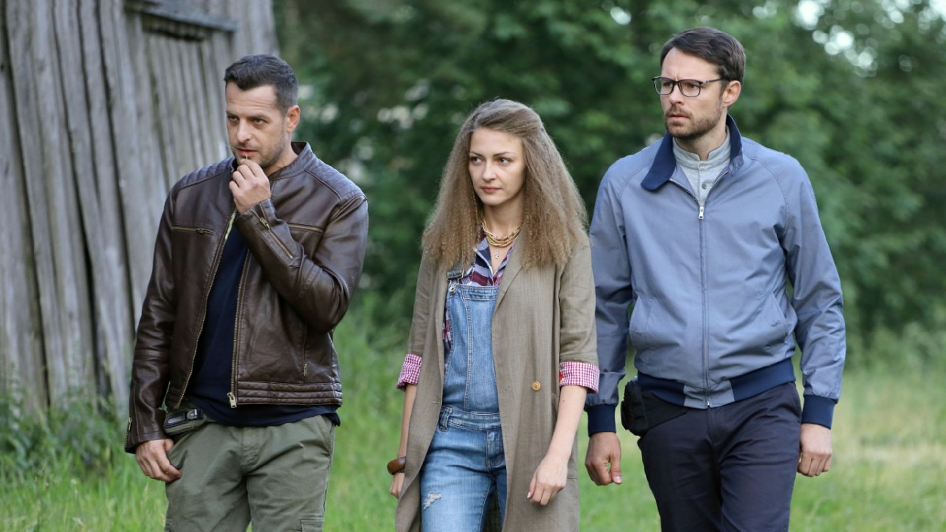 Кадр из сериала "След лисицы на камнях"