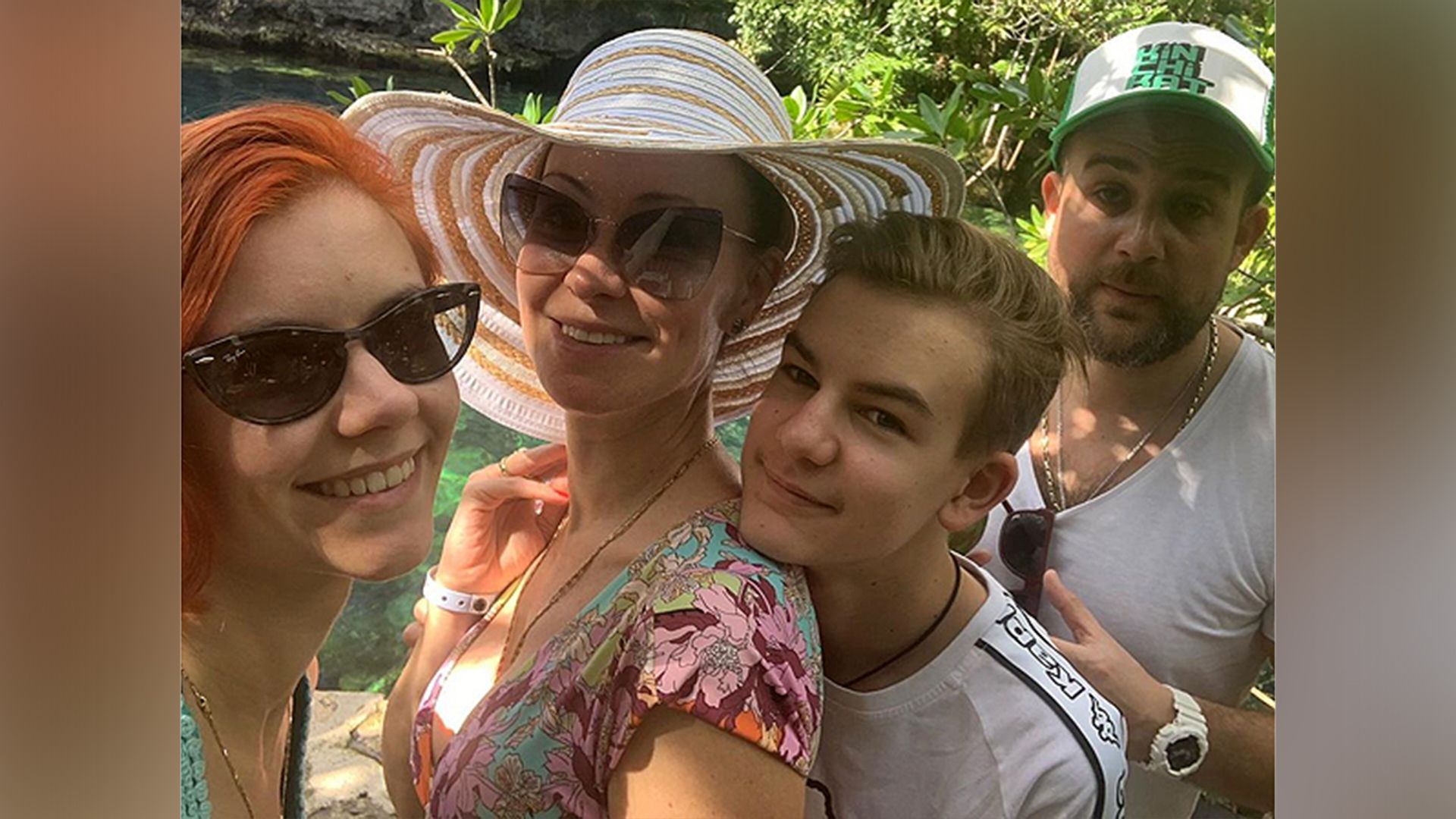 Александр Нестеров и Нонна Гришаева с детьми
