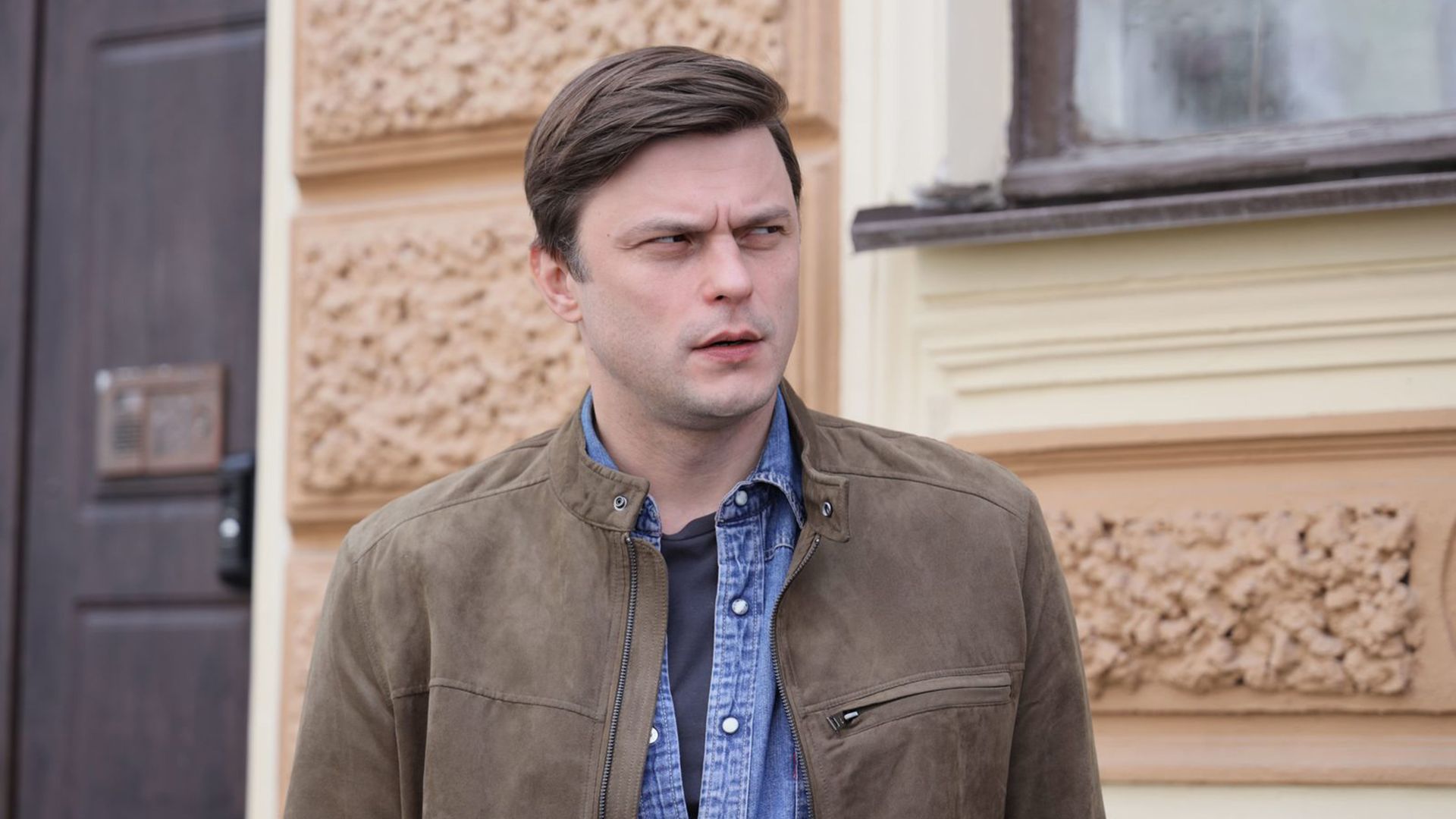 Иван Батарев в сериале «Я буду жить у папы»
