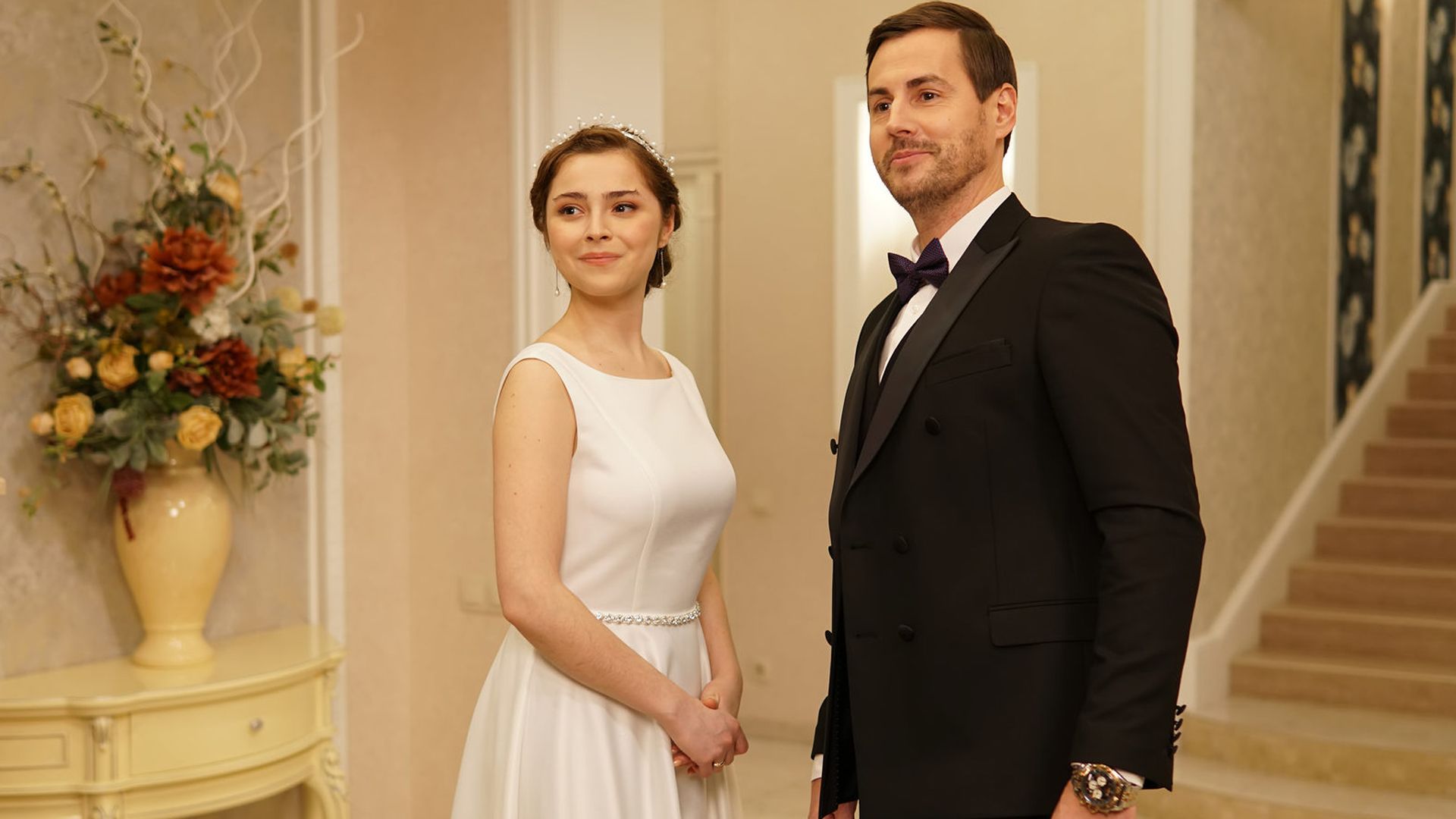 Милана Бру и Артём Карасев в сериале "Мама всегда права"