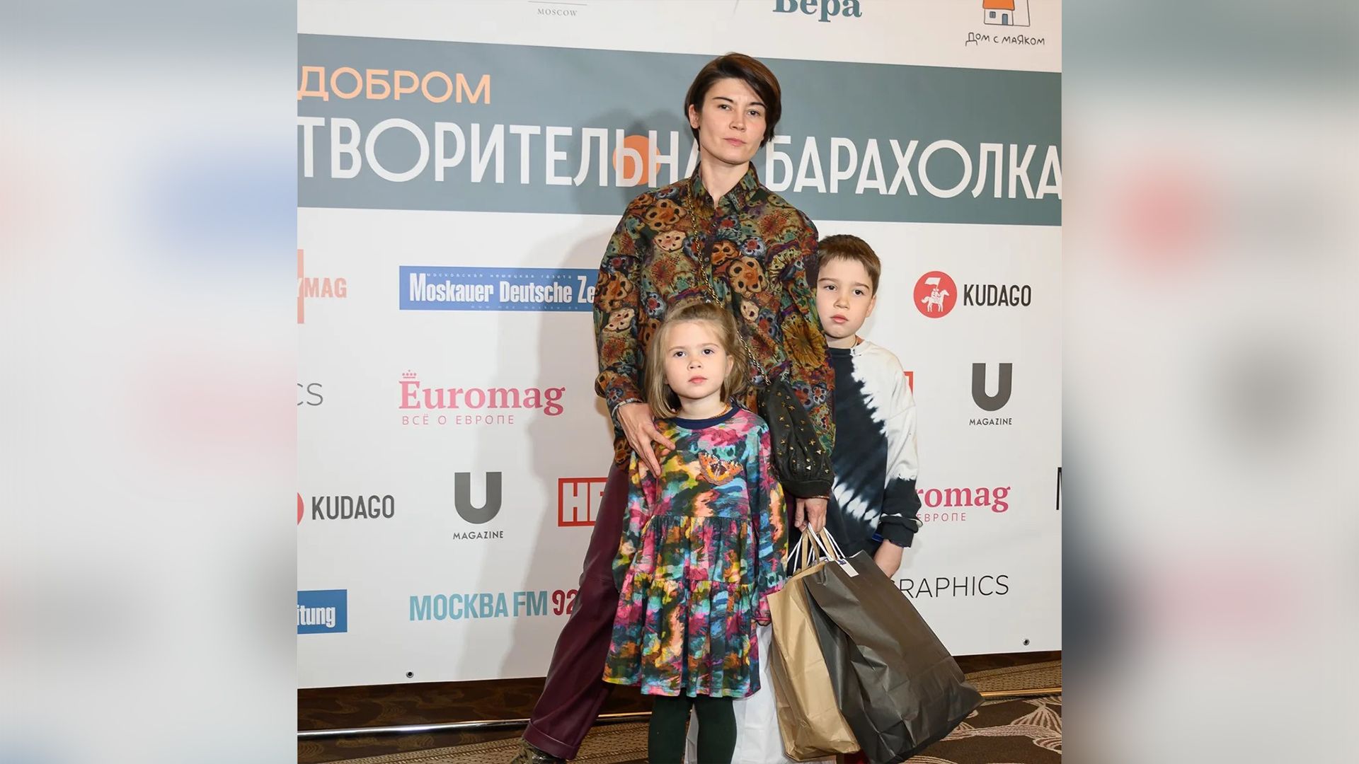 Актриса Клавдия Коршунова с детьми
