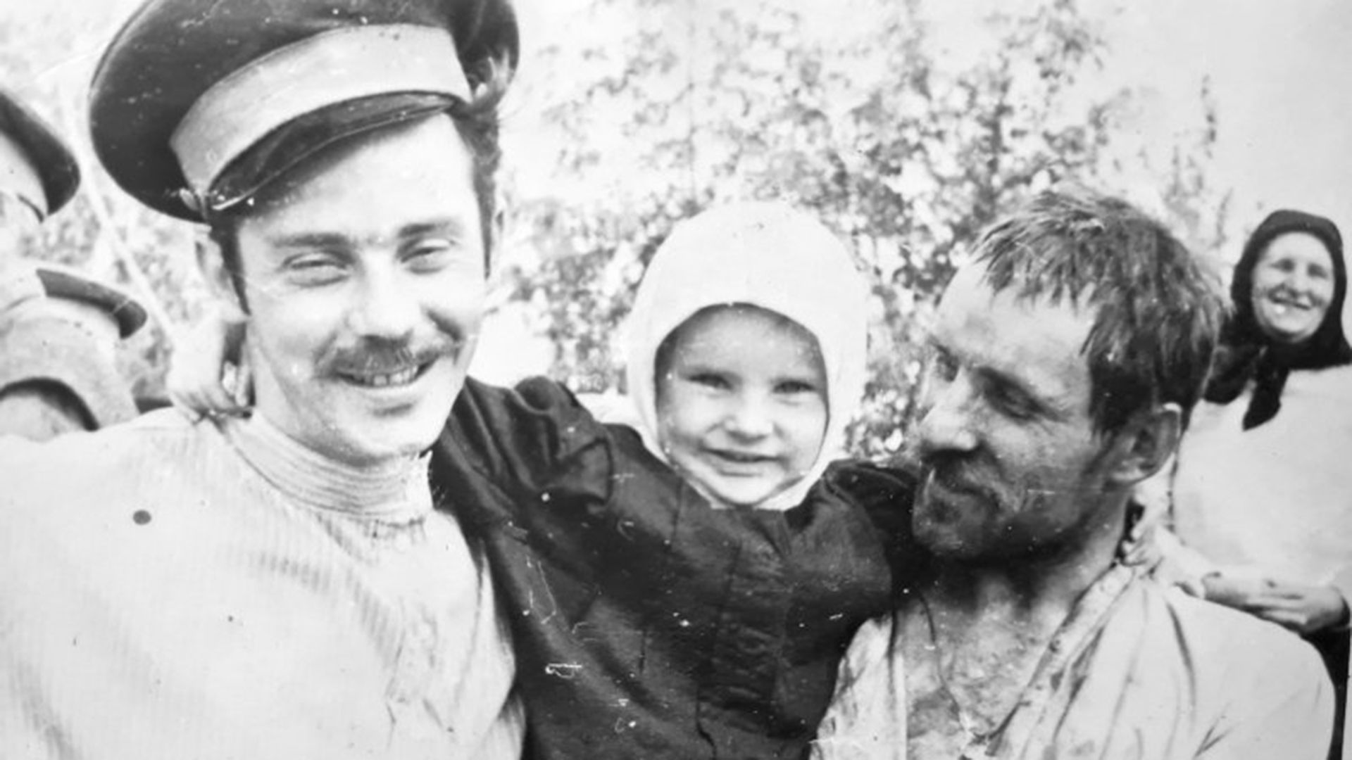 Анатолий Солоницын, его дочь Лариса и брат Алексей
