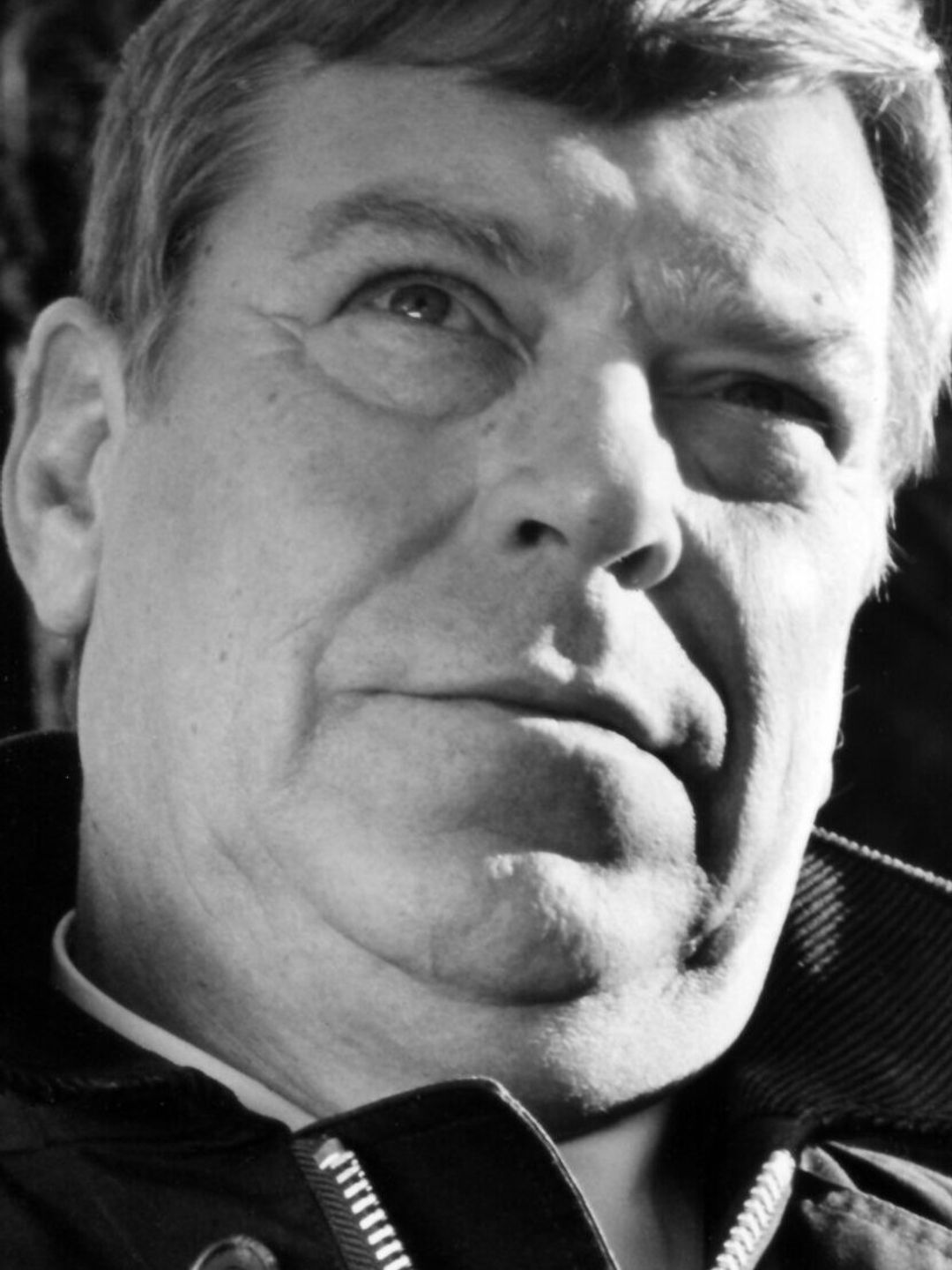 Уоррен Кларк