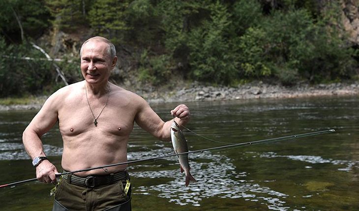 Владимир Путин на рыбалке в Южной Сибири (2017)