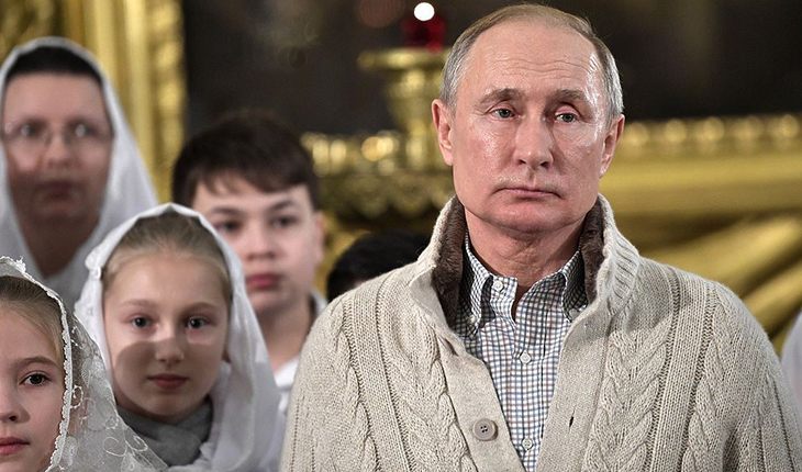 Владимир Путин на рождественской службе (2020)