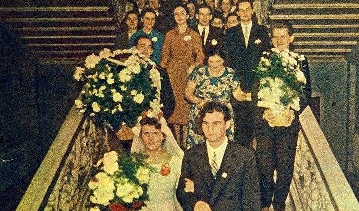 После открытия Дворца бракосочетания в Ленинграде (1959) традиция на красивые свадьбы начала возвращаться