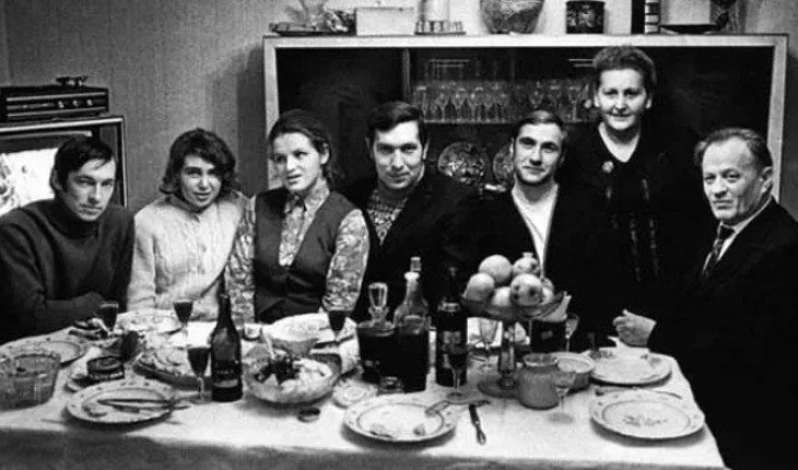 Типичный новогодний семейный портрет