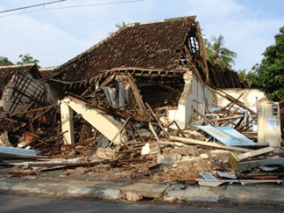 Землетрясение на индонезийском острове Талауд: ранены 42 человека