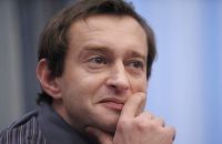 Хабенский учит Брэда Питта крепкому русскому словцу