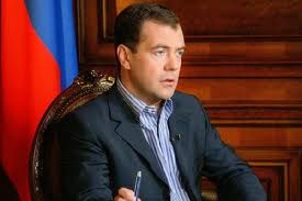 Медведев обещал курировать молодежные программы