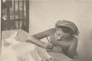 Фотографии молодой Новодворской разместил в сети ее соратник