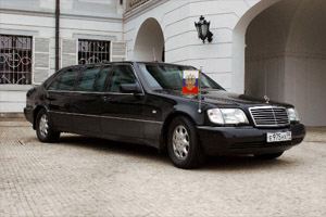 Стоить VIP - лимузины будут не ниже иномарок представительского класса