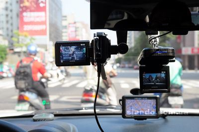 Навигаторы и видеорегистраторы становятся все более популярными