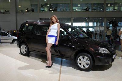 Новые Lada Largus появились в автосалонах