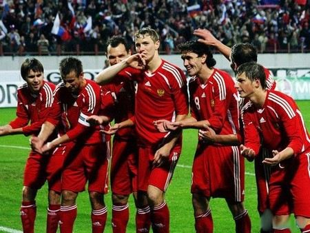 Сегодня Российская сборная по футболу проведет решающий матч на пути к ЧМ-2014. Первая решающая игра под руководством Фабио Капелло Сегодня Российская сборная по футболу проведет решающий матч на пути к ЧМ-2014. Первая решающая игра под руководством Фабио Капелло