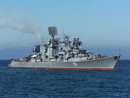 В США на съезде демократов оконфузился адмирал. Во время речи о ветеранах Джон Эфман указал на российские военные суда.