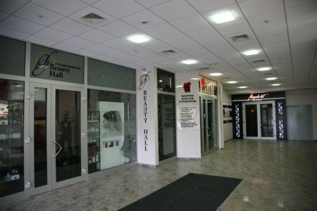 Внутри здания бизнес-центра