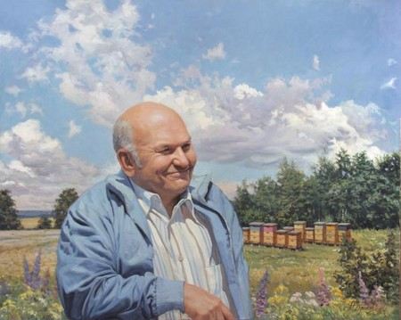 Юрий Лужков написал пьесу о демократии.