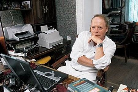 Радзинский известен как публицист и как драматург Радзинский известен как публицист и как драматург