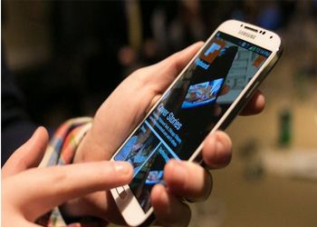 Водонепроницаемый Galaxy S 4 Active поступит в продажу летом Водонепроницаемый Galaxy S 4 Active поступит в продажу летом