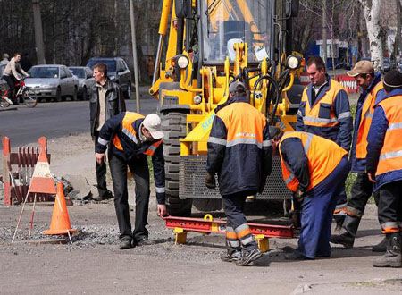 На качественный ремонт дороги необходимо много сил и времени