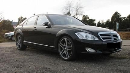 Mercedes испытывает седан S-Class AMG