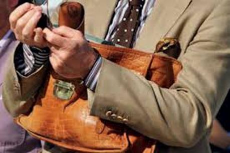В моде цветные портфели из кожи экзотических животных