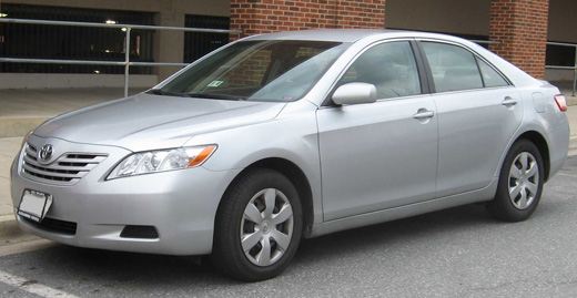 Автомобиль Toyota Camry
