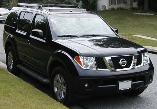 Автомобиль Nissan Pathfinder
