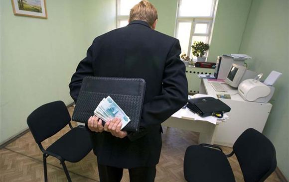 В Москве за вымогательство задержали следователя главного следственного управления