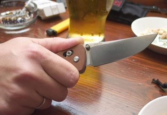 В Краснодарском крае пьяный электрик зарезал троих знакомых