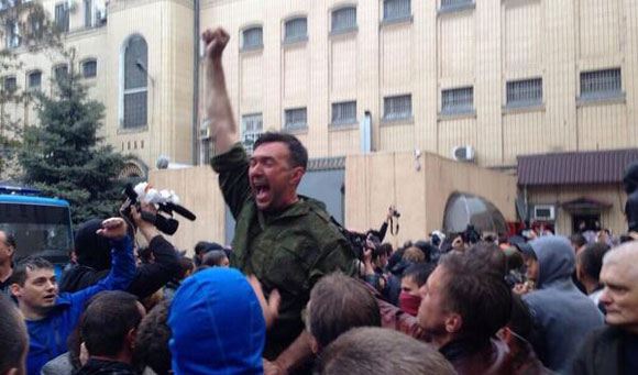 В Одессе пророссийские активисты продолжают блокировать главное управление милиции