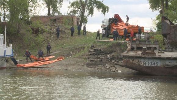 В Новосибирске по недосмотру слили в реку полтонны мазута