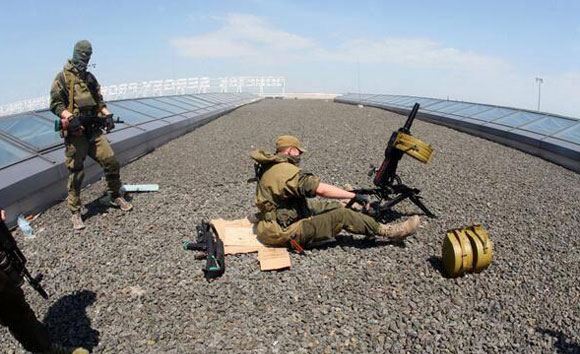 В Донецке продолжаются бои украинских силовиков и ополченцев