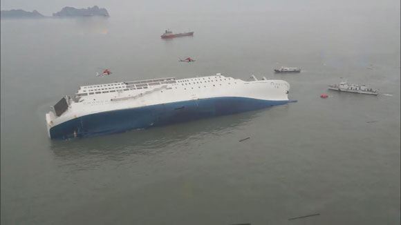 Пак Кын Хе отправила в отставку семь министров из-за крушения Sewol