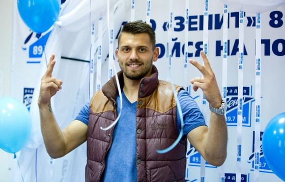 С 2013 года Юрий Лодыгин играет за петербургский «Зенит» С 2013 года Юрий Лодыгин играет за петербургский «Зенит»