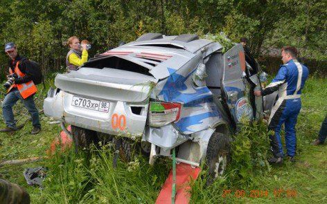 На ралли в Карелии автомобиль вылетел с трассы и задел зрителя