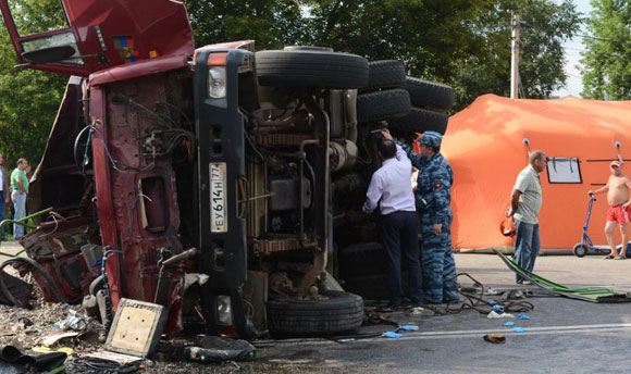 КАМАЗ столкнулся с автобусом в Ульяновской области