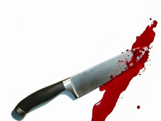 Один из них схватил нож и нанес им несколько ударов по оппоненту